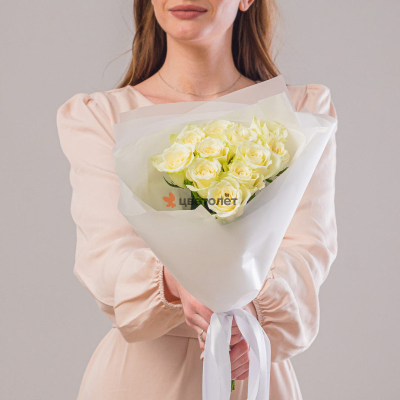 Букет из 11 белых роз 40 см