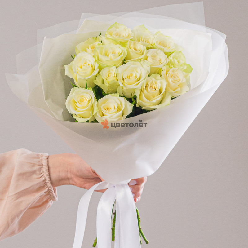 Букет из 15 белых роз 40 см