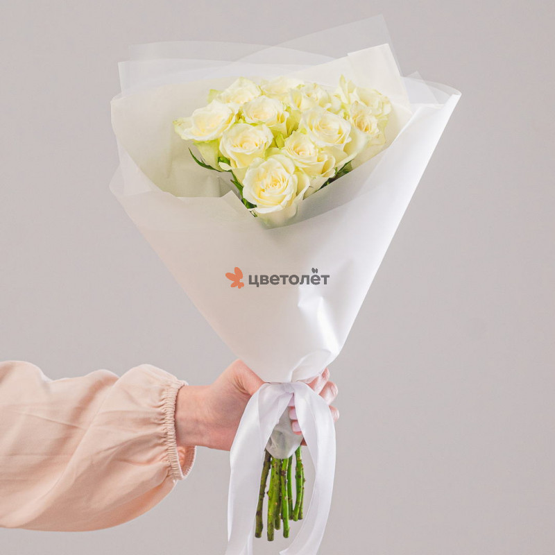 Букет из 11 белых роз 40 см