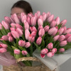 Корзина с тюльпанами